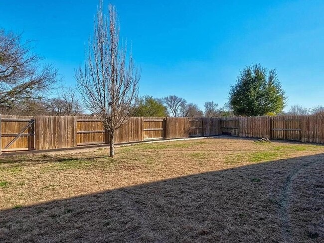 Building Photo - 8217 Reggio St