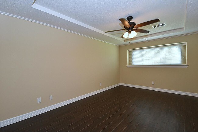 Building Photo - 2410 Del Norte St