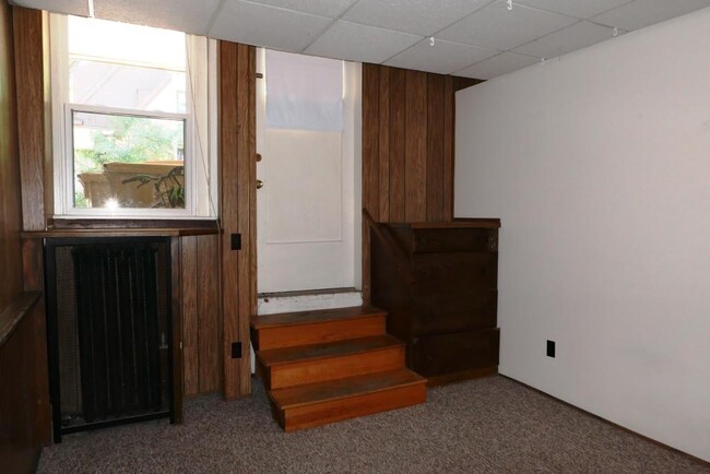 Bedroom 2 - 1939 University Ave