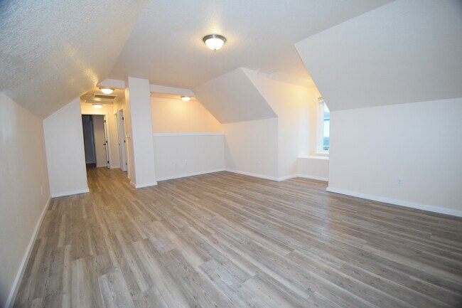 Building Photo - 18528 SW Mcclarey Dr