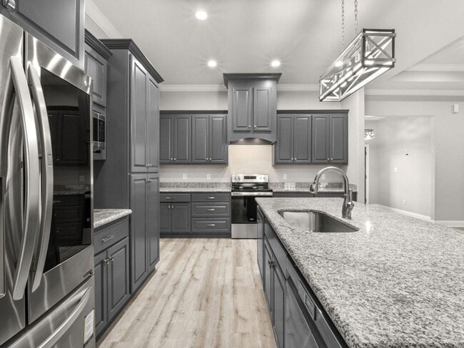 Building Photo - 102 Hidden Trails