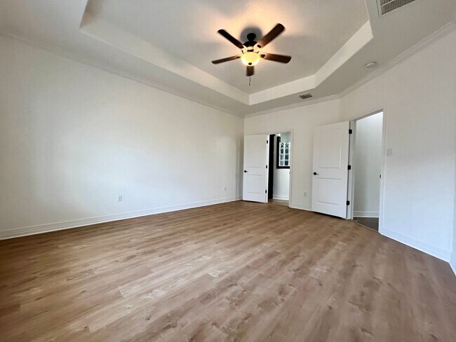 Building Photo - 13724 Altamirano
