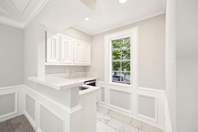 Building Photo - 1310 Kelliwood Oaks Dr