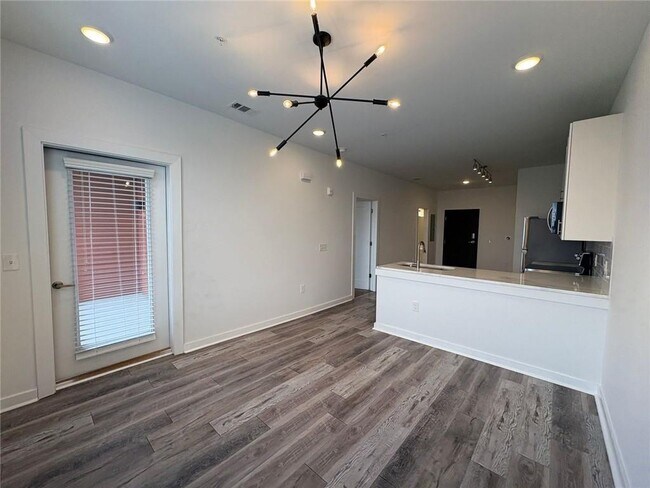 Building Photo - 525 Parkway Dr