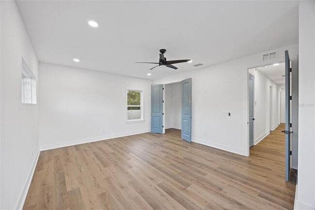 Building Photo - 3317 W Napoleon Ave