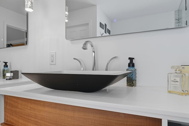 Building Photo - 6518 Kury Ln