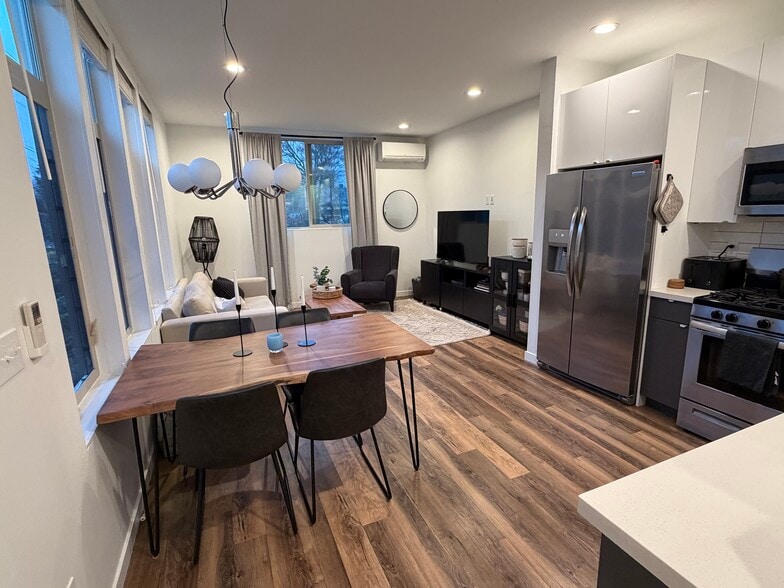 Building Photo - 5455 25th Ave SW