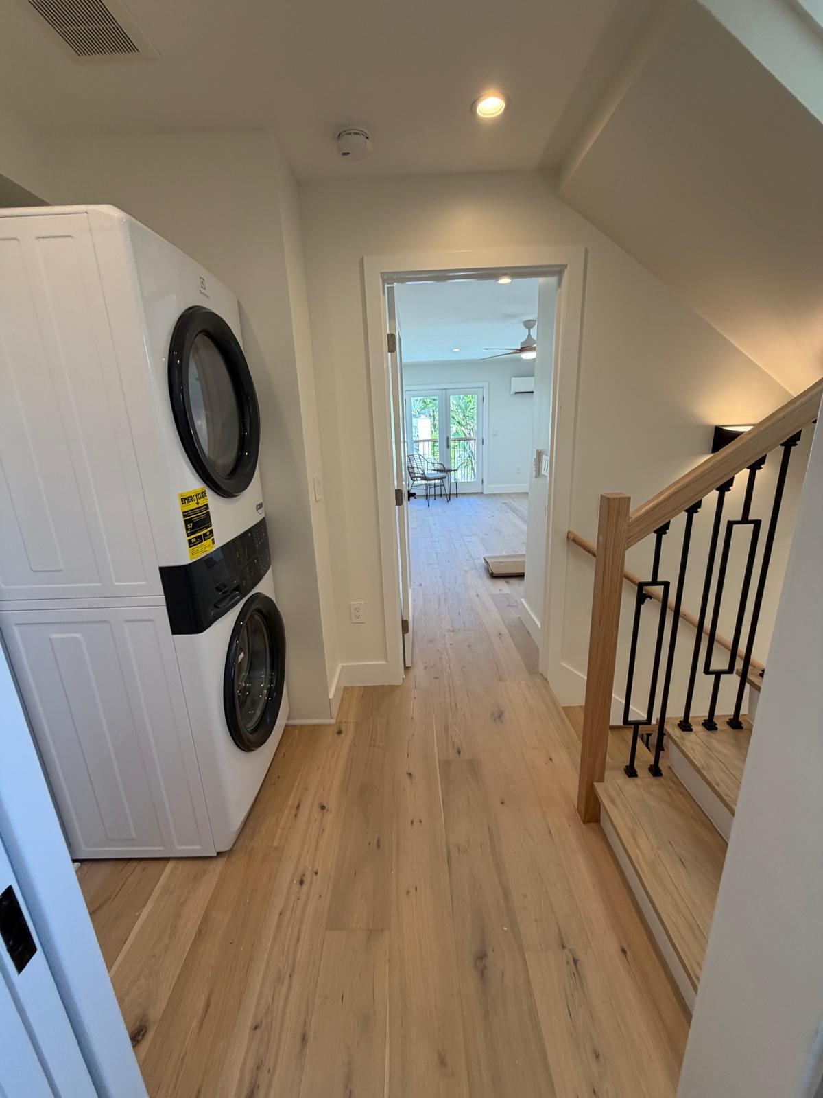 Building Photo - 301 Lugonia St