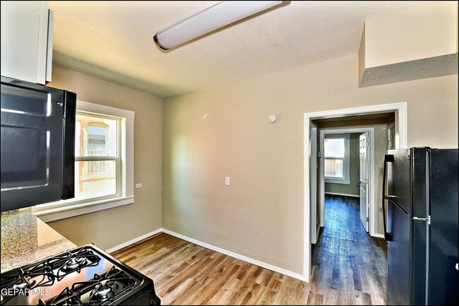 Building Photo - 615 Arizona Ave