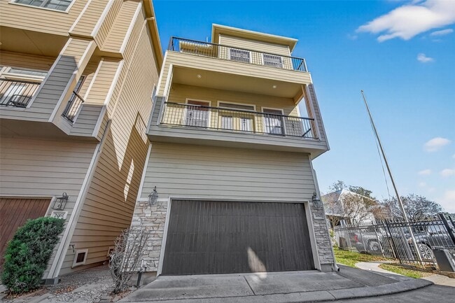 Building Photo - 2063 W 14th 1/2 St