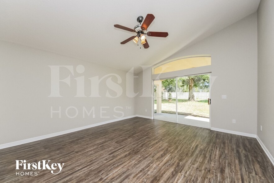 Building Photo - 5219 Alavista Dr