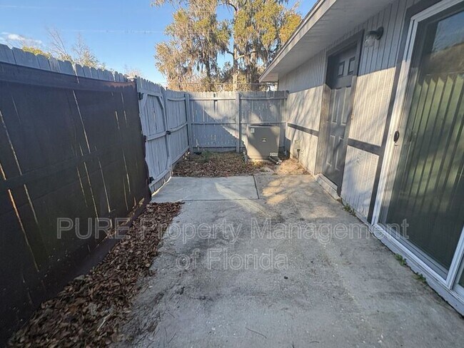 Building Photo - 2040 SE 40th Street Rd