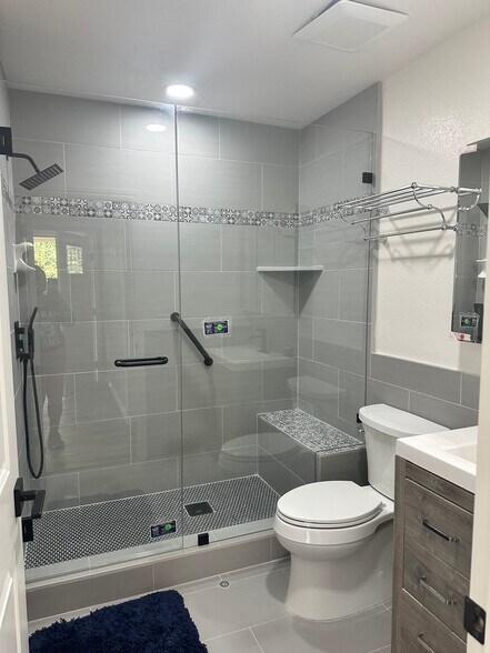 Building Photo - 620 Wilshire Pl