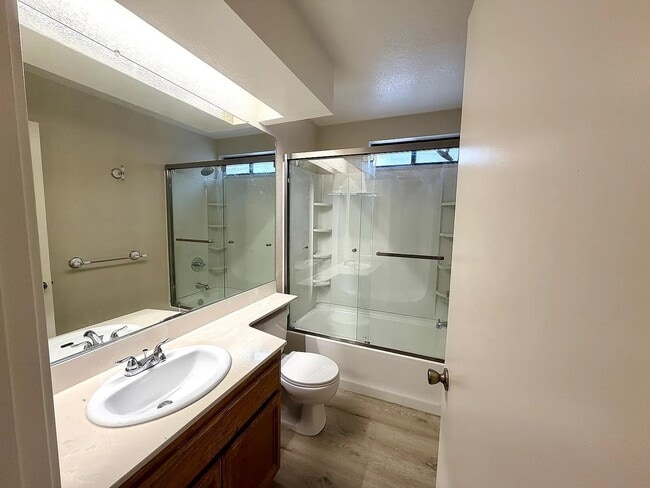Building Photo - 661 Mockingbird Ln