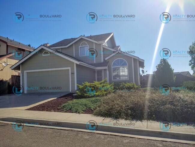 Primary Photo - 1/2 MONTH FREE!! Amazing 4 Bedroom 2.5 Bat...