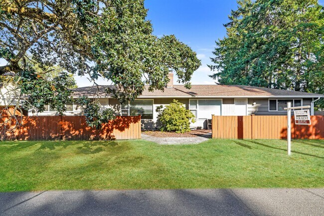 Building Photo - 9725-27 Lake Steilacoom Dr SW