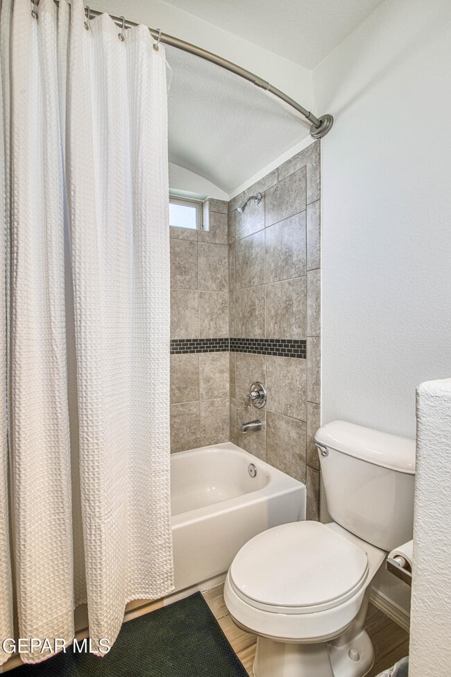 Building Photo - 7517 Red Cedar Dr