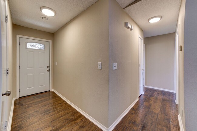 Building Photo - 14628 S Xenophon Ave