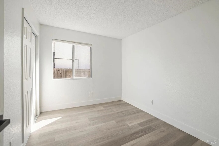 Building Photo - 567 Shannon Dr
