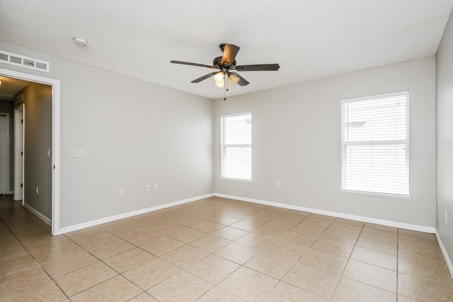 Building Photo - 2961 Elbib Dr