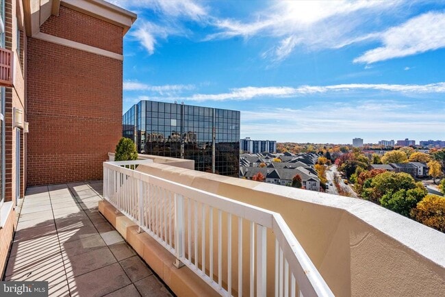 Building Photo - 3101 N Hampton Dr