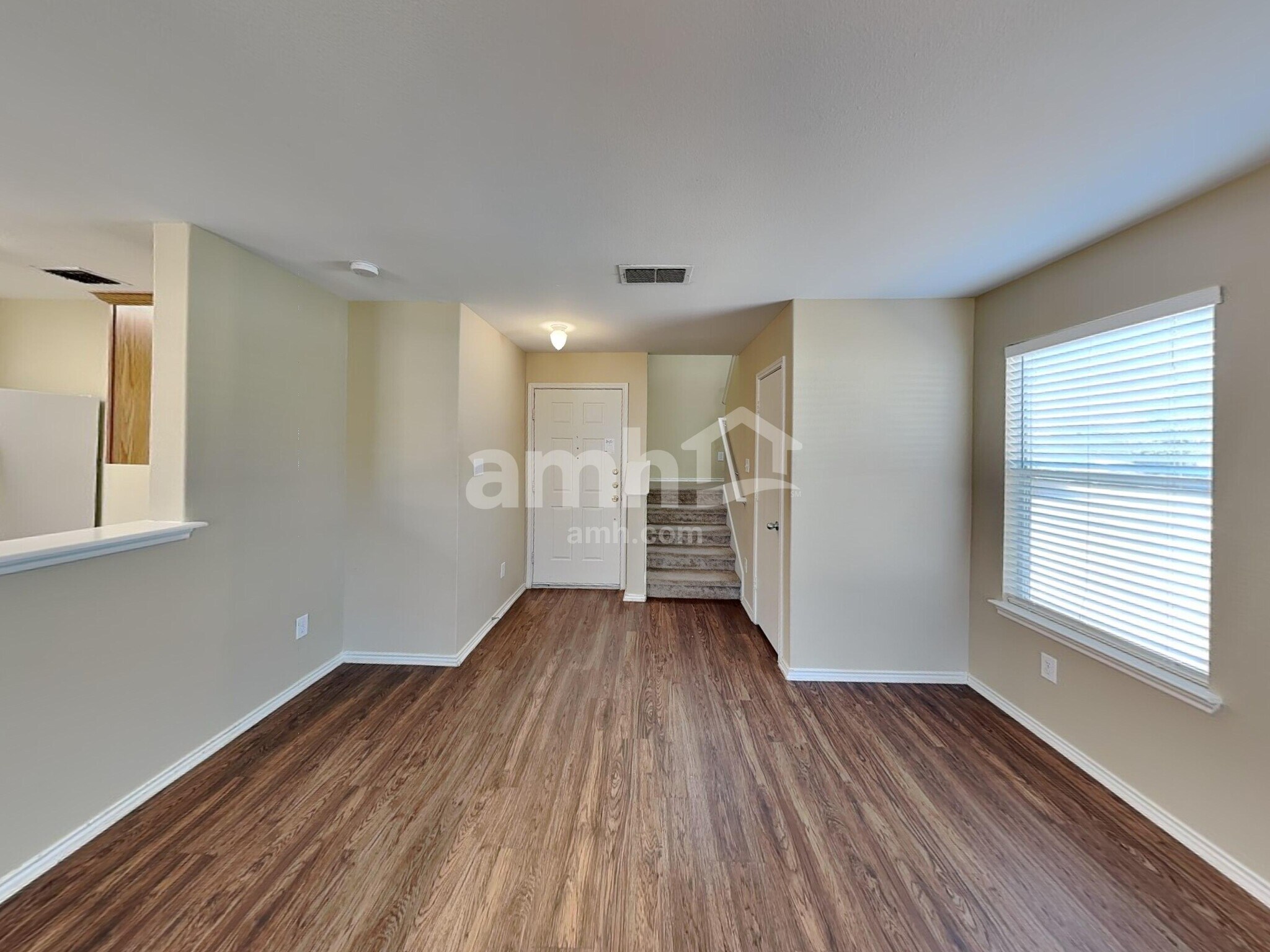 Building Photo - 9227 Mare Country