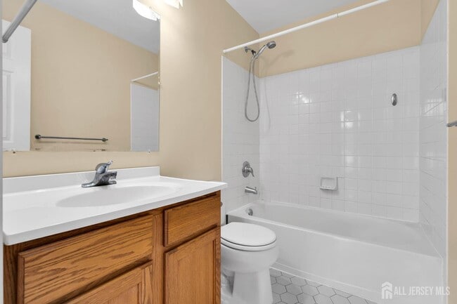 Building Photo - 63 Giera Ct