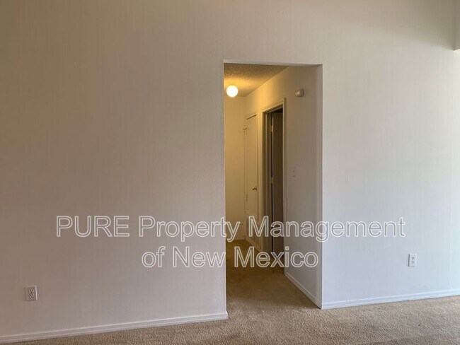 Building Photo - 915 Blackbird Dr SW