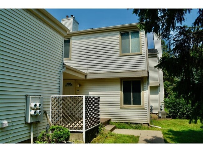 Building Photo - 335 Elan Ct