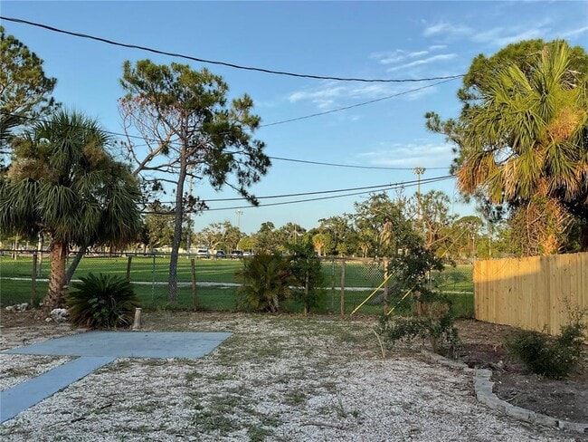 Building Photo - 3680 Whiting Dr SE