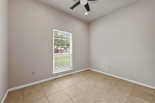 Building Photo - 902 Wentwood Dr