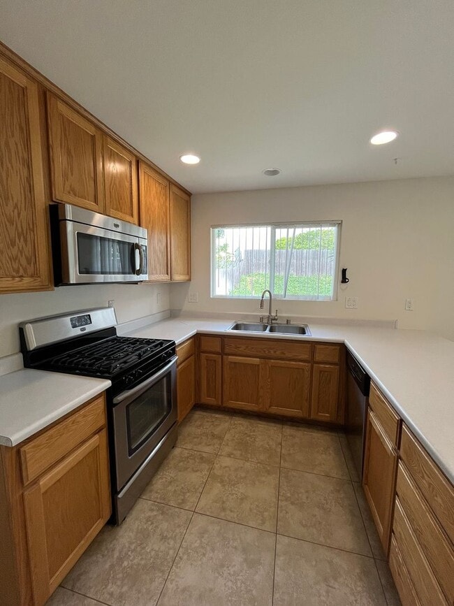Building Photo - Perfect Home In A Cul De Sac ~ 3 Bedroom /...