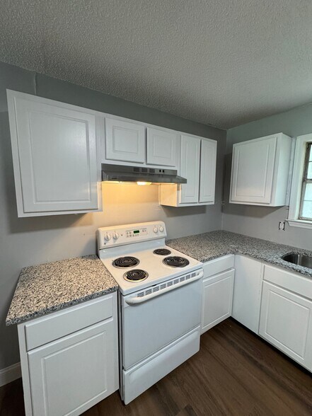 Building Photo - 305 Bayview Cir