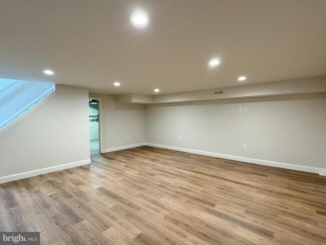 Building Photo - 906 Pritchet Ct