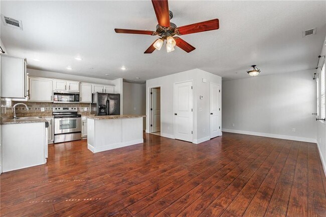 Building Photo - 2851 W Redstone Dr
