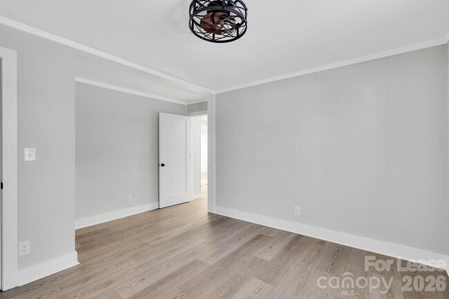 Building Photo - 2765 Long Cir