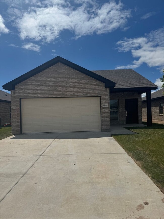 Primary Photo - New built located in Beacon Pointe area!!!...