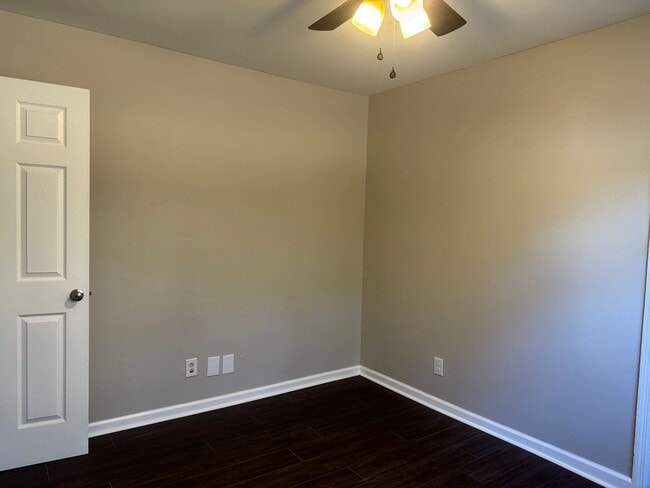 Building Photo - Cozy rural home