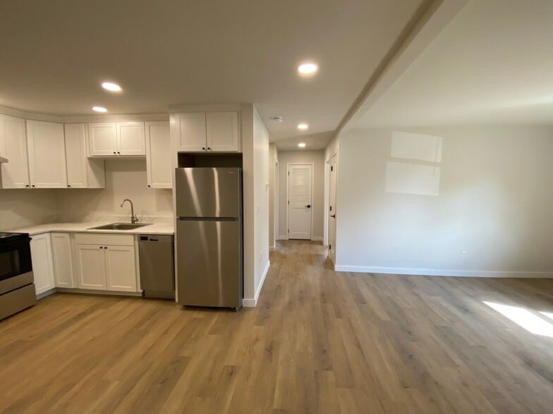 Building Photo - Pine Street Apartments