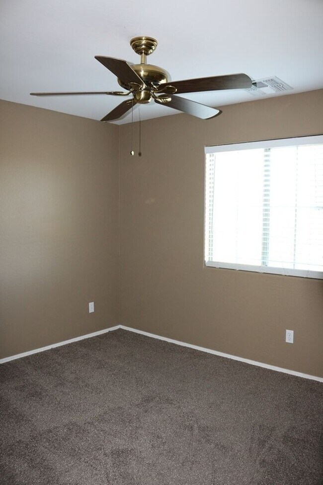 Building Photo - 11292 N 161st Dr