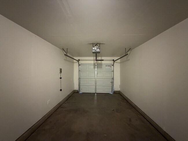 Building Photo - 3 Bedroom Single Story Home Available Near 98th St & Dennis Chavez Blvd SW!