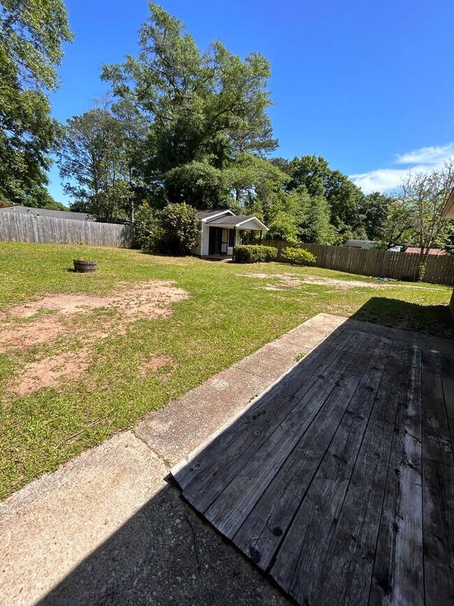 Building Photo - 302 Briarhill Rd