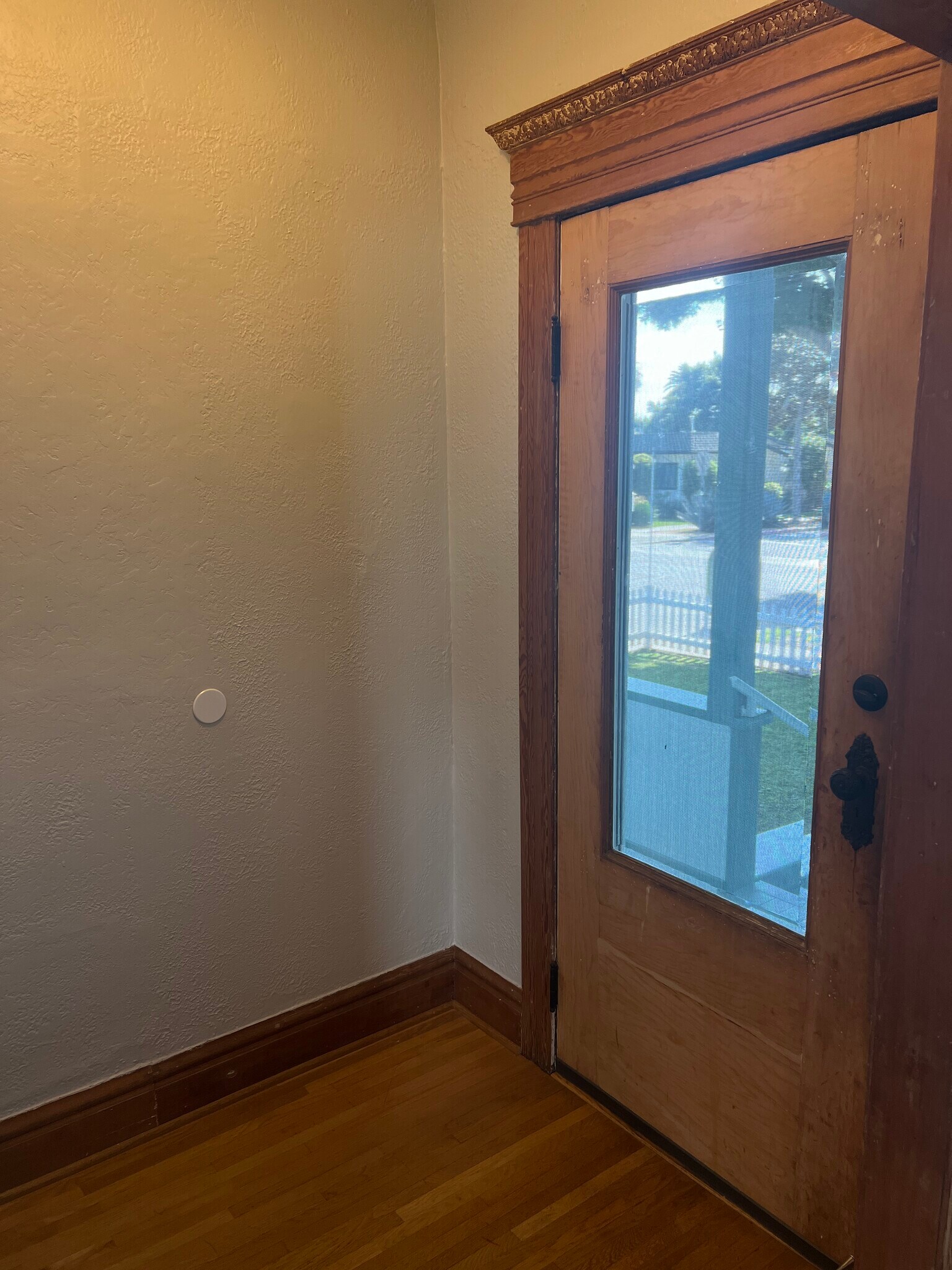 Building Photo - 4190 Lincoln Ave