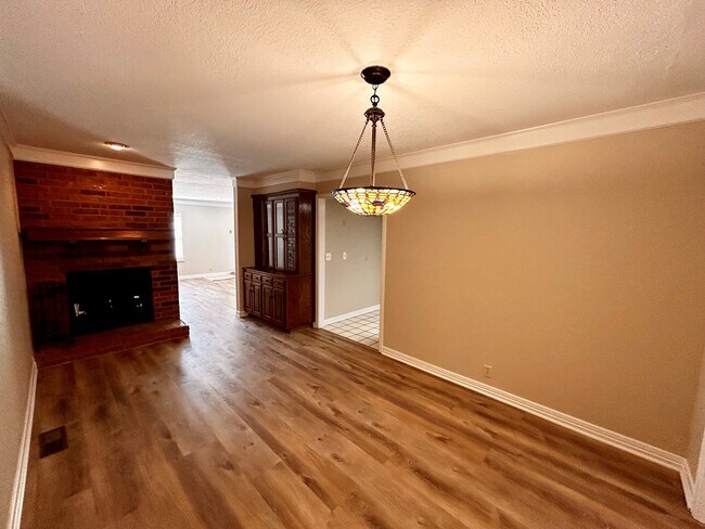 Building Photo - 11902 Shady Trail Ln