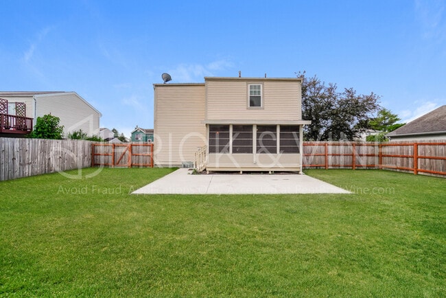 Building Photo - Pet-friendly house featuring fenced-in yard