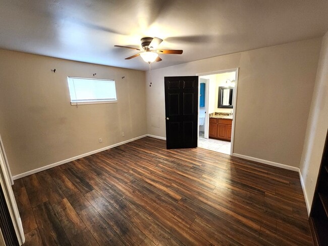 Building Photo - 1795 Carlyle Dr