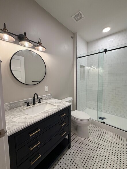 Building Photo - 620 Cumberland St