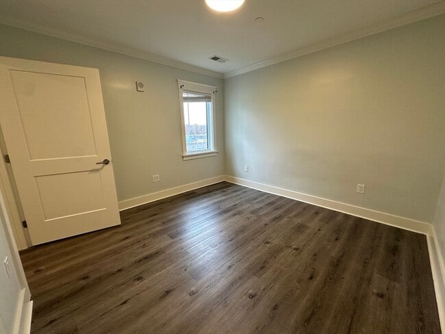 Building Photo - 18 Hennery Wy