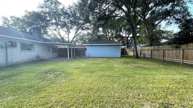 Building Photo - 15819 Fathom Ln