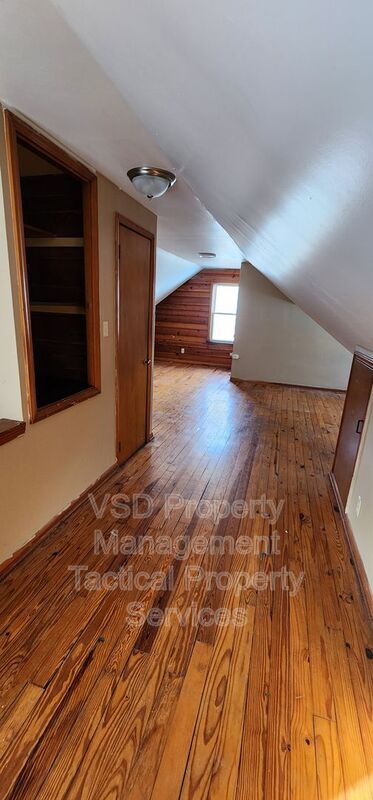 Building Photo - 5120 Clement Ave